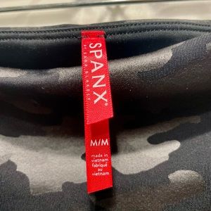 Spanx leggings, size medium